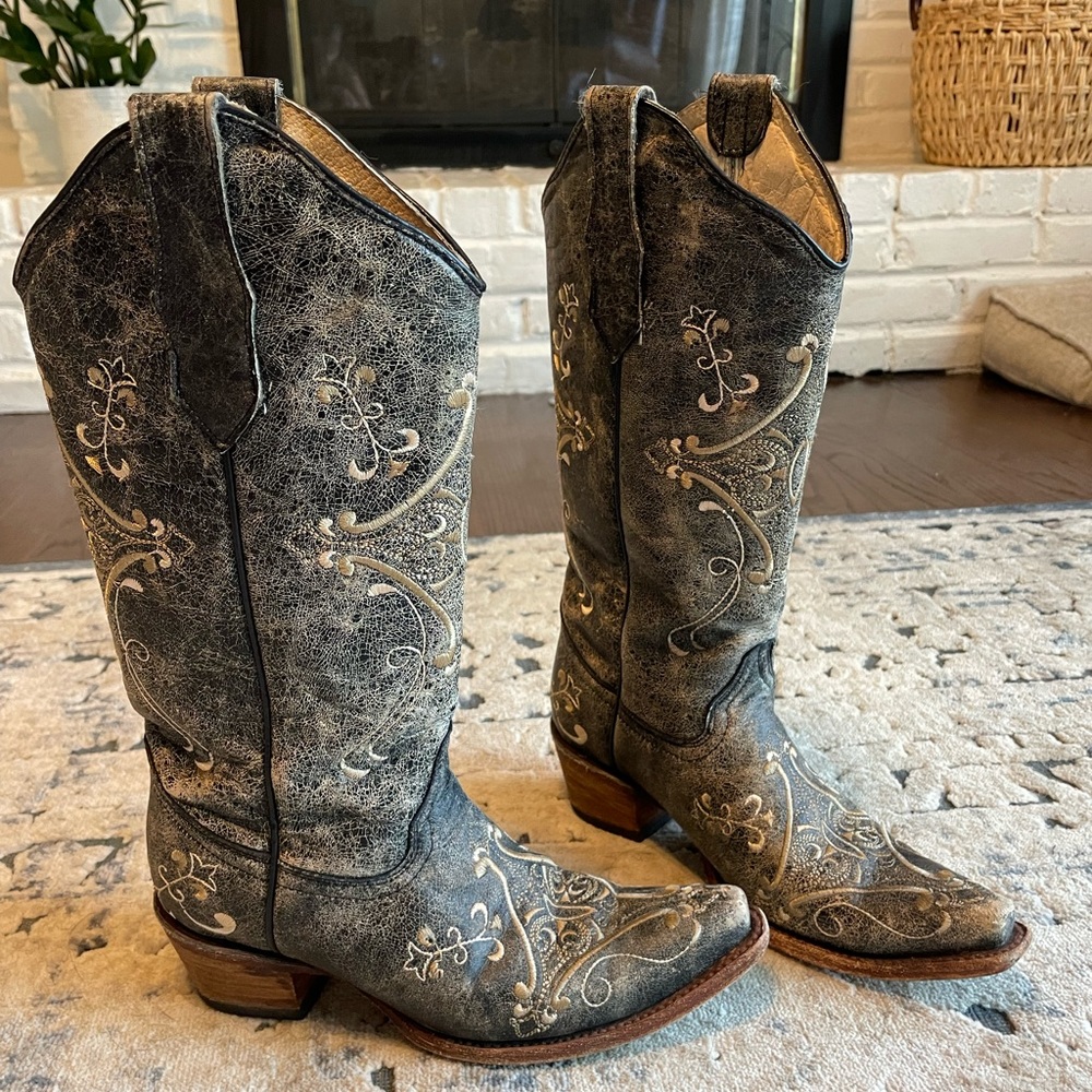 Circle G ladies boots size 6.5